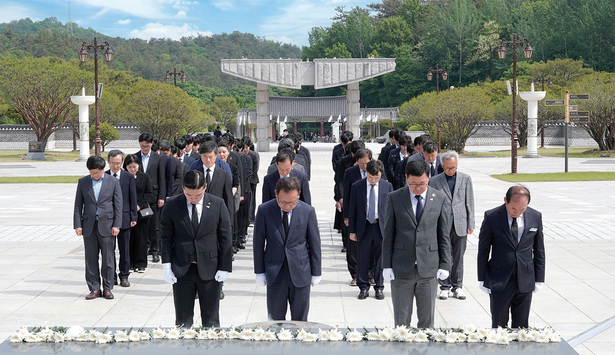 조선대, 5·18 광주민주화운동 제45주년 맞아 5·18민주묘역 참배 대표이미지